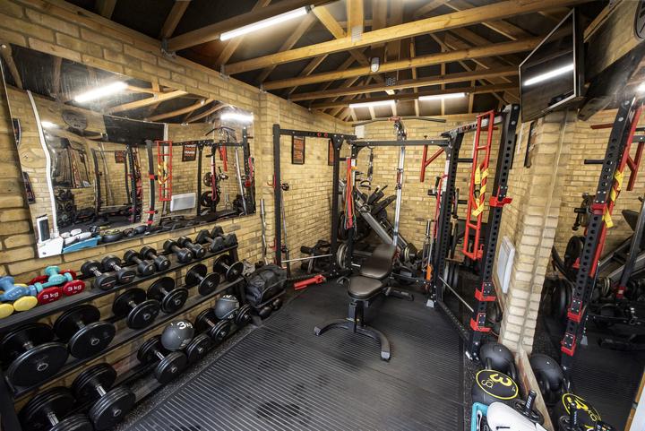 Produktbild Osram HOMELIGHTING Damp proof Essential Extrusion 18W 600mm 840 LED-Feuchtraumle (2160 lm)