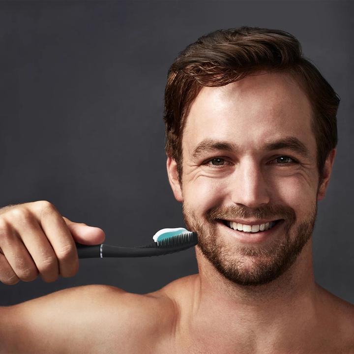 Image du produit Foreo issa™ 4 Plus (Electric Toothbrush, Black, 1 unit)