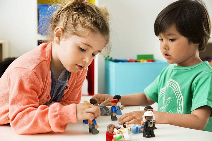 Produktbild LEGO DUPLO Education Menschen aus der Nachbarschaft (45010)