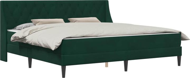Vert foncé