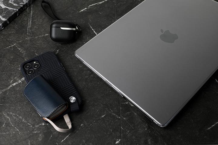 Actual product image Moshi iGlaze Hardshell Case - Obudowa MacBook Air 13.6" M2 (2022) (Stealth Black)" (13.60", Apple)
