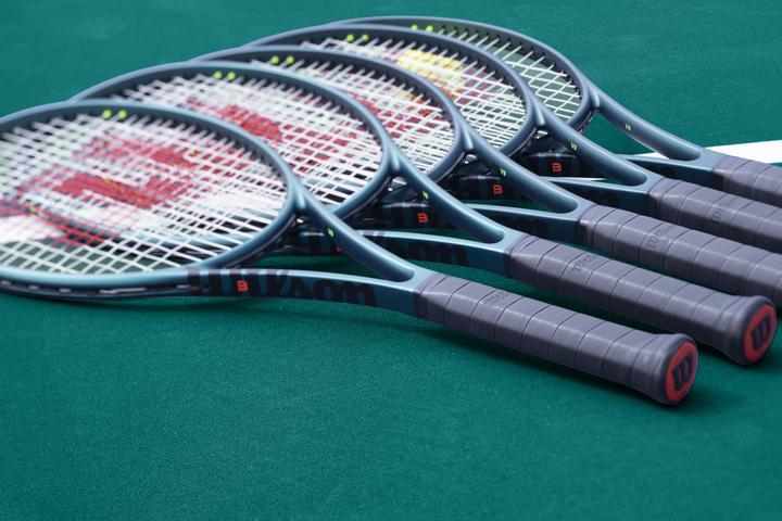 Produktbild Wilson Blade 98 16x19 V9.0 Tennisschläger (2, 305 g)