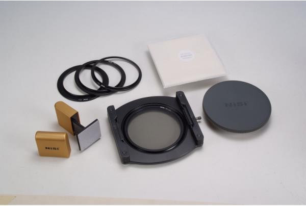 Produktbild Nisi Swiss Discovery Kit (100 mm, ND- / Graufilter, Polarisationsfilter, 86 mm)