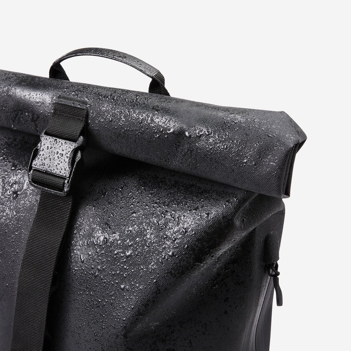 Actual product image Btwin Speed 900 Backpack - Black (25 l)