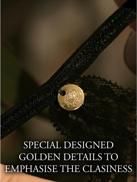 Produktbild Le Désir Noel - Elastic Lace Garter with Golden Details - Plus Size