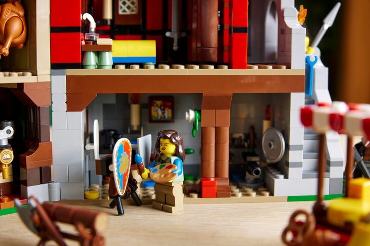Productafbeelding LEGO Middeleeuws stadsplein (10332, LEGO Icons, LEGO Zeldzame Sets)