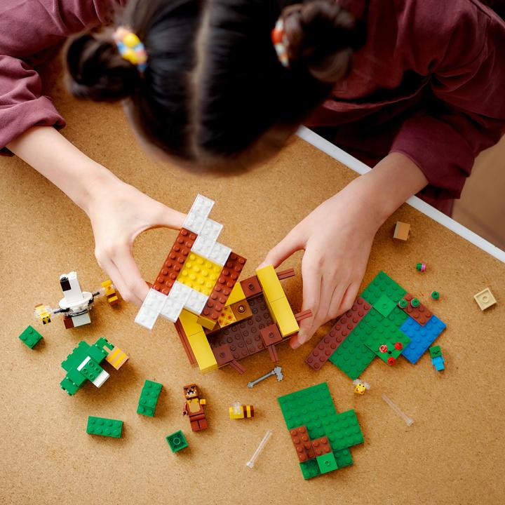 Produktbild LEGO Das Bienenhäuschen (21241, LEGO Minecraft)