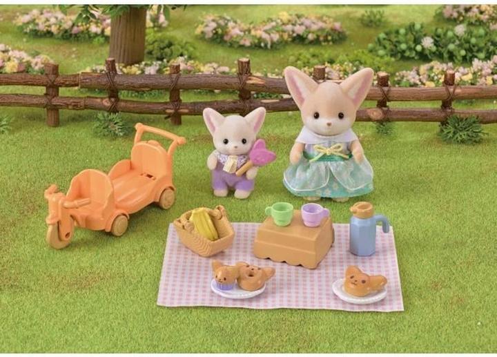 Actual product image Epoch Sylvanian Desert Fox Picnic Set