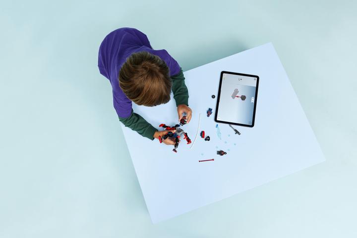 Produktbild LEGO Miles Morales Robot vs Spider-Man 2099 (LEGO Marvel)