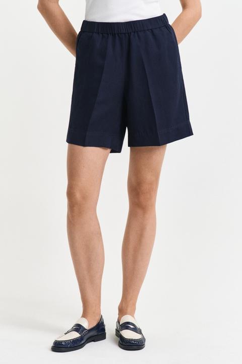 Actual product image GANT Linen Blend Pull On Classic Shorts (42)