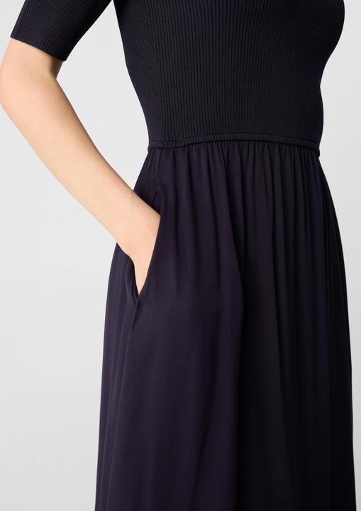 Produktbild Comma Midikleid im Materialmix und Eingrifftaschen (48)