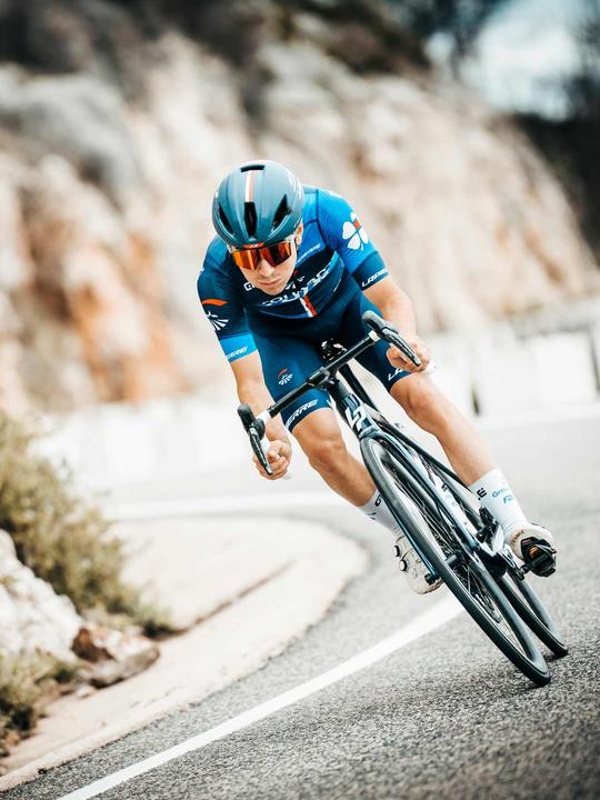 Produktbild Julbo Sprint Dunkelblau RotWeiss Velohelme Gr5862 (58 - 61 cm)