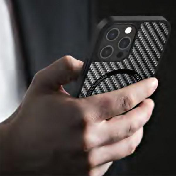 Produktbild 4smarts Carbon mit UltiMag (Apple iPhone 13 Pro Max)