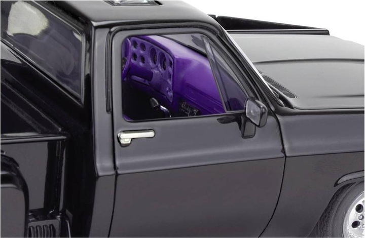 Actual product image Revell '77 Chevy® Street Pickup