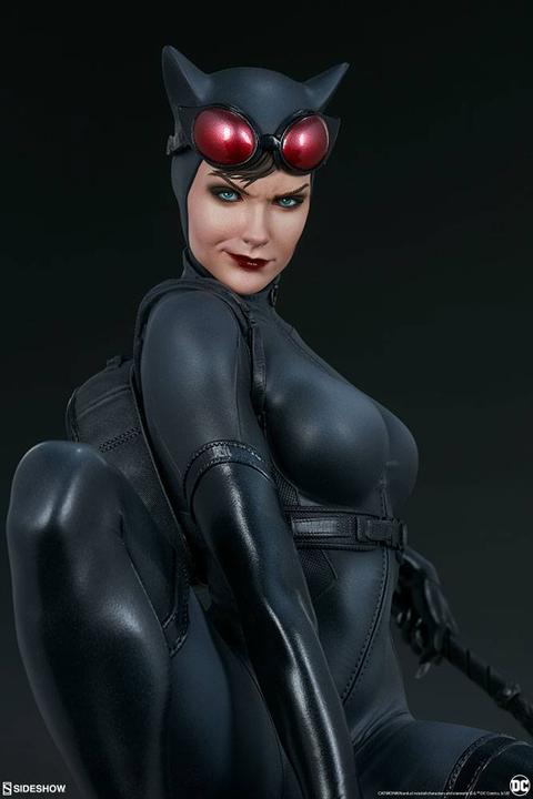 Produktbild Sideshow DC Comics “Catwoman” Premium Format Figur