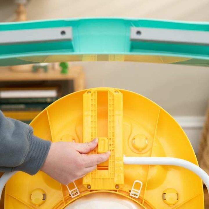 Produktbild Bright Starts Gehhilfe auf Rädern Winnie de Pooh Bunt