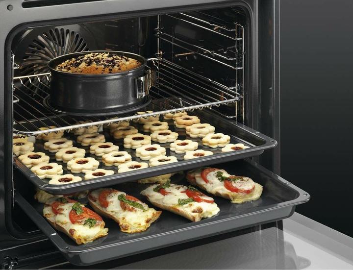 Actual product image Maisto Built-in steam oven with food thermometer AEG BSE782380M