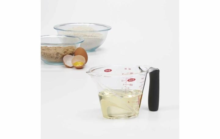 Produktbild OXO Abgewinkelter Messbecher (250 ml)