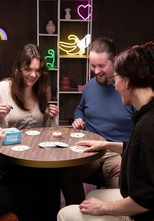 Productafbeelding tease & please Hitty Titty Kartenspiel Erotikspiel (Duits, Engels)