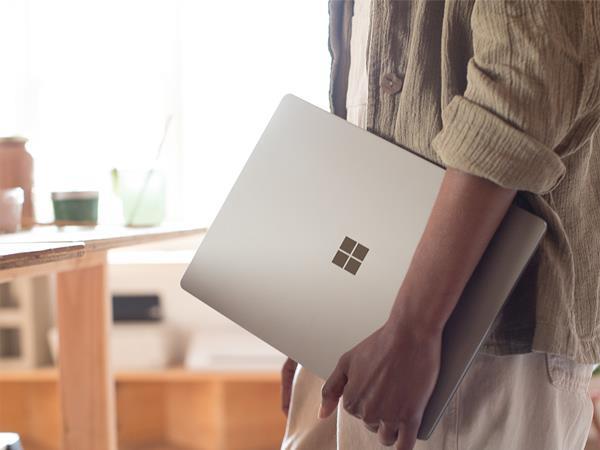 Produktbild Microsoft Surface Laptop 2 (13.50", 128 GB, 8 GB, CH, Intel Core i5-8250U)