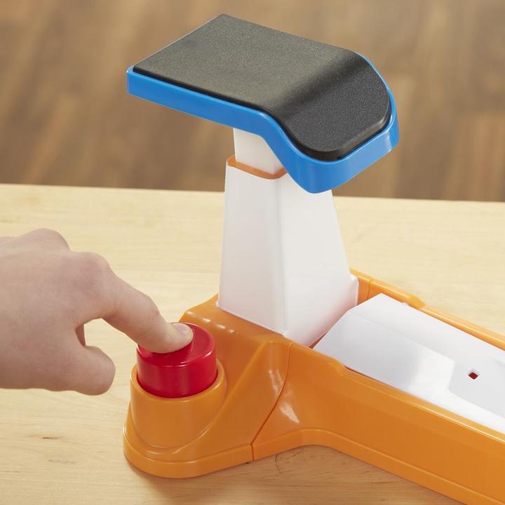 Produktbild Hasbro Fantastic Gymnastics Vault Challenge (Französisch, Deutsch, Englisch)