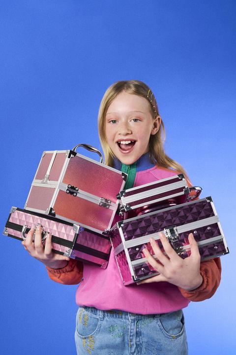 Actual product image MYA Cosmetics Mya Travel Pink Cube Maletin 28 Sombras + 2 Sobras Brillo + 4 Colorete