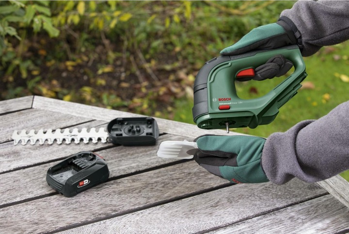 Actual product image Bosch Home & Garden Advanced Shear 18 Set (Cordless hedgecutters)