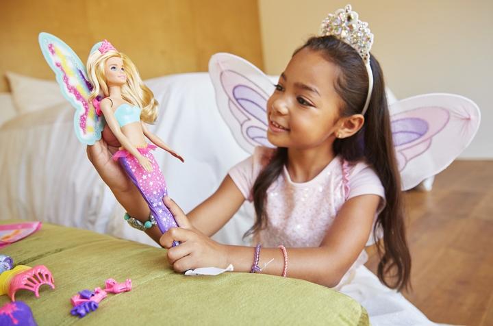 Produktbild Barbie Dreamtopia Regenbogen-Königreich 3-in-1 Fantasie Puppe Geschenkset