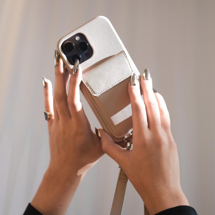 Image du produit Urbany's Necklace Case Handykette + BEACH BEAUTY iPhone Air