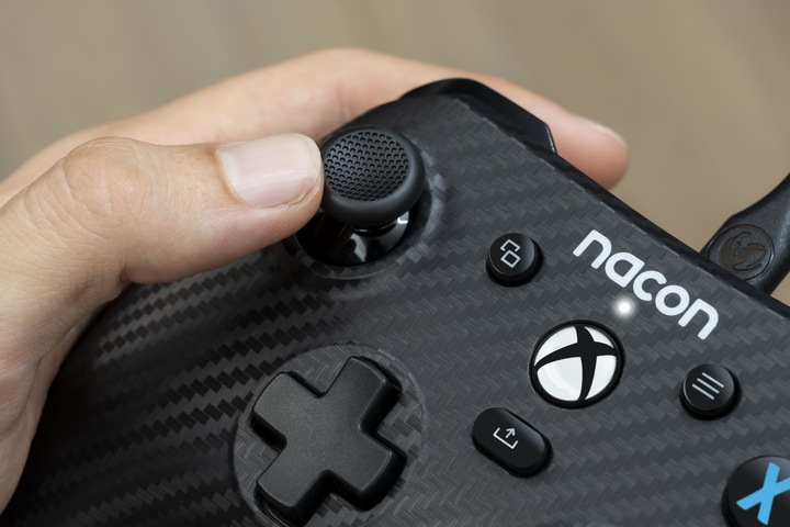 Actual product image Nacon Gaming EVOL-X Pro Controller (PC)