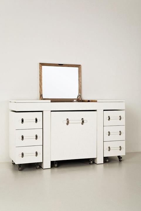 Actual product image Kare Design Diva Croco White (138 x 51 x 80 cm)