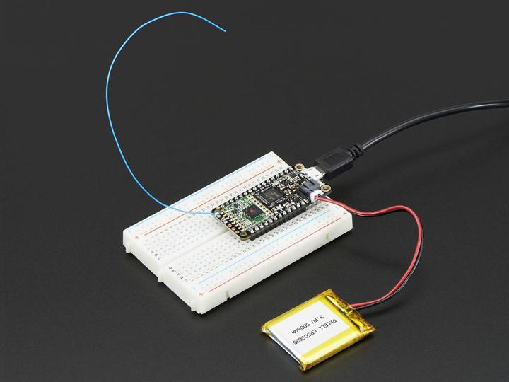 Actual product image Adafruit Feather M0 RFM96 LoRa Radio - 433MHz (Microcontroller)