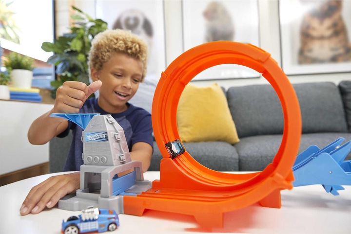 Produktbild Hot Wheels Champion Trackset Looping-Bahn