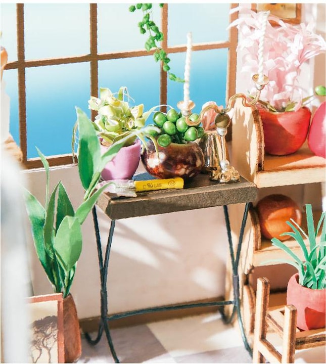 Actual product image Robotime Emily's Flower Shop