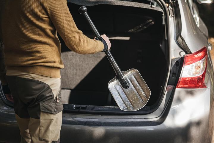 Produktbild Fiskars Schaufel mit Fusstrittplatte