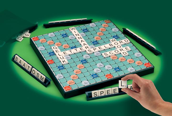 Actual product image Scrabble XL - Bordspellen - Gezelschapsspel voor Familie - Extra grote letters en met Tilelock-systeem (Dutch)
