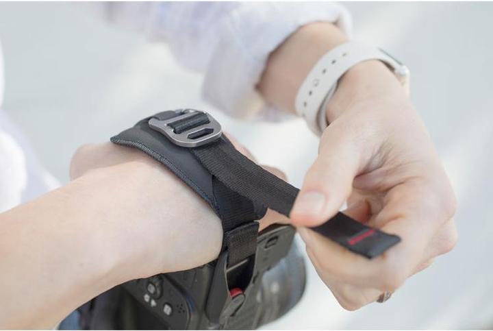 Actual product image Peak Design Clutch CL-3 (Wrist strap)