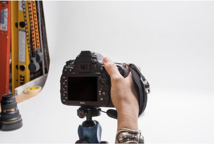 Actual product image Peak Design Clutch CL-3 (Wrist strap)