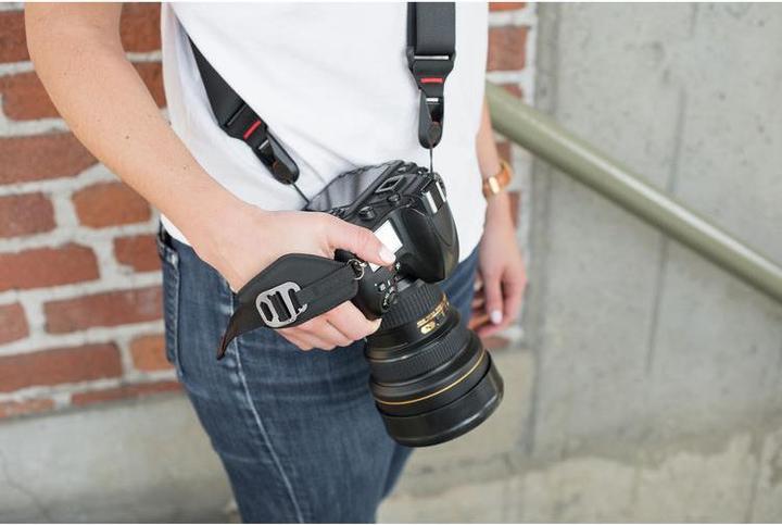 Actual product image Peak Design Clutch CL-3 (Wrist strap)