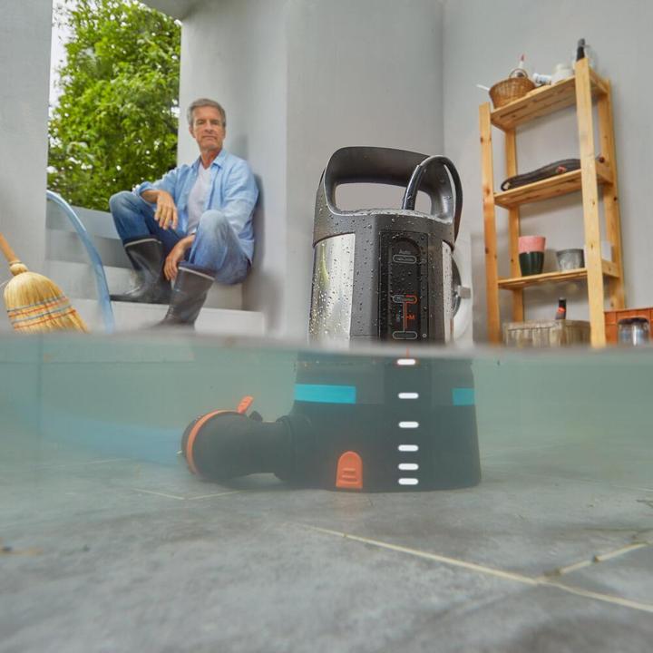 Produktbild Gardena Klarwasser-Tauchpumpe 11000 (Klarwasserpumpe)