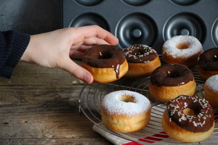 Actual product image de Buyer Baking tray for 6 mini-savarins 21.5x31.5cm