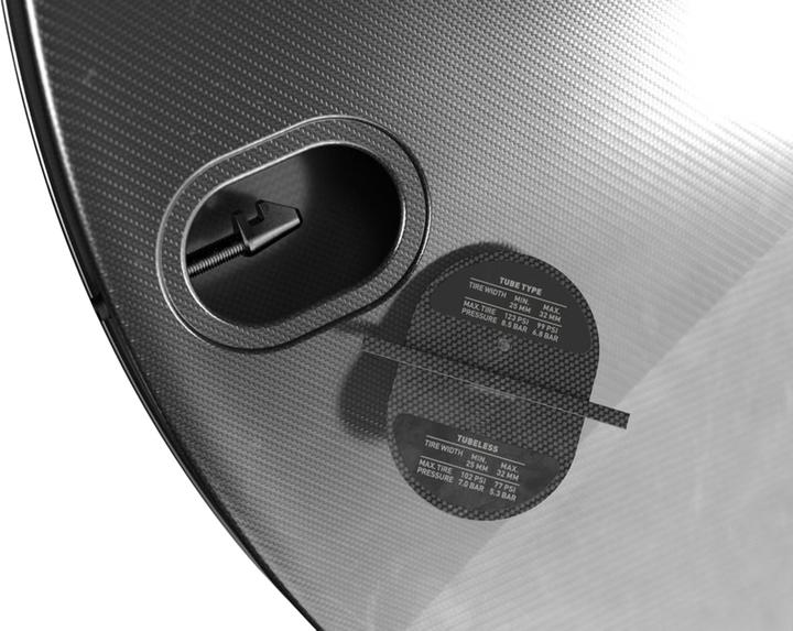 Image du produit DT Swiss ARC 1100 DISC Couvercle de soupape en carbone