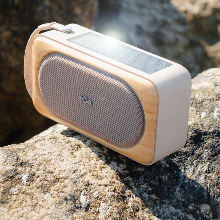 Actual product image House of Marley Roots Solar Bluetooth Speaker (14 h, Solar panel)