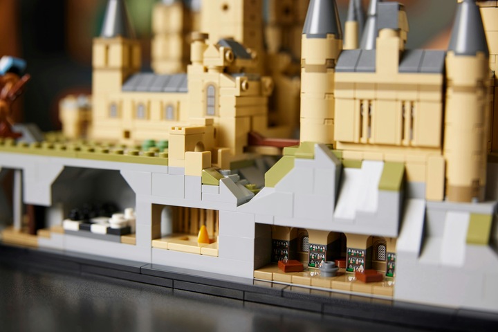 Actual product image LEGO Hogwarts Castle and Grounds (76419, LEGO Harry Potter)