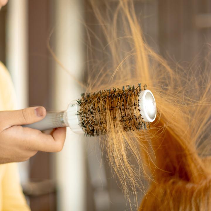 Actual product image Olivia Garden Blowout Grip Wavy Hairbrush 45mm