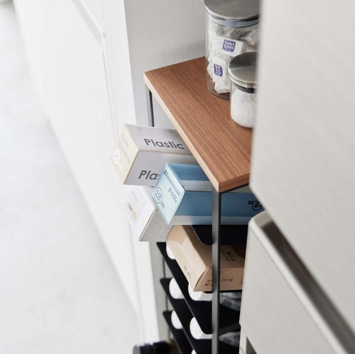 Immagine prodotto Yamazaki Portabottiglie a 8 livelli con ripiano in legno TOWER (20 x 19,5 x 88,5 cm, 16 Fl.)