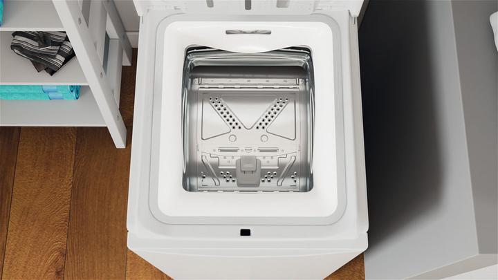 Actual product image Indesit BTW L60400 EN Top loading washing machine 6 kg 1000 rpm C White (6 kg, Downwards)