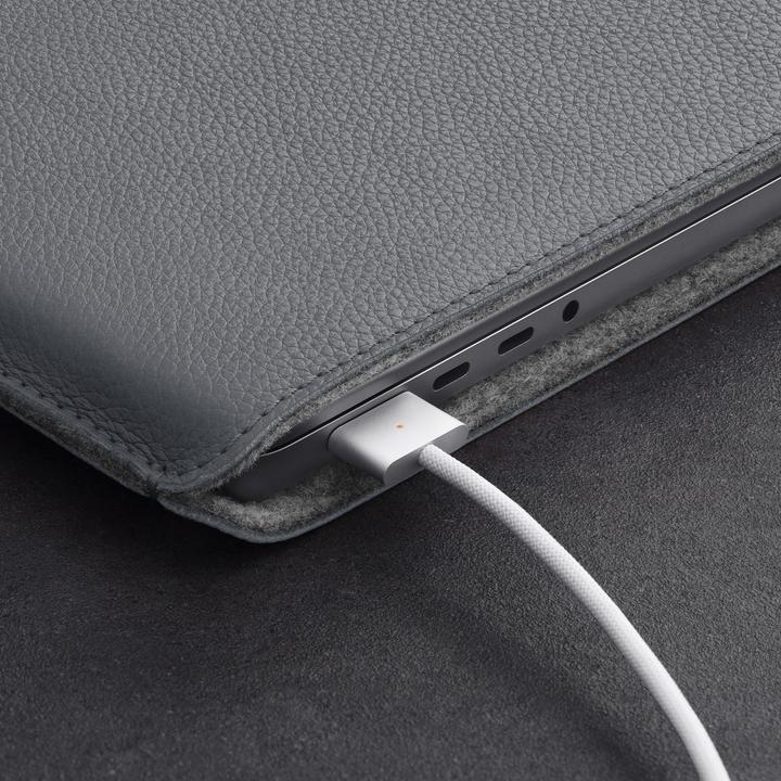 Produktbild Woolnut Leather Sleeve -suojatasku 16" MacBook Pro, harmaa (16")
