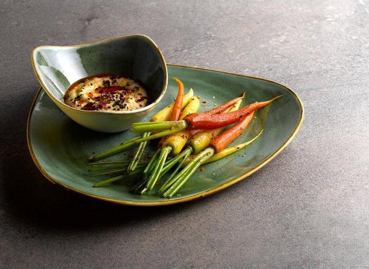 Produktbild Churchill Stonecast Samphire Grün Triangle Teller tief 23.5cm, 60cl (1 x, 23.50 cm)