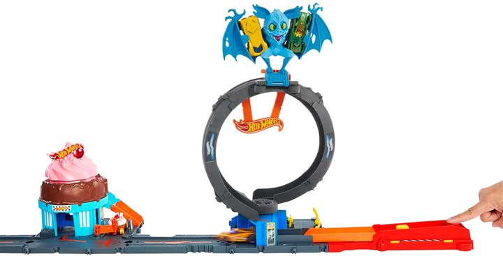 Hot Wheels City Nemesis Bat vs Tire Shop